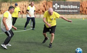 Futebol a andar é uma nova modalidade num país com a média de idades a aumentar