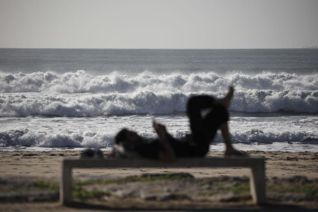 Sete barras marítimas fechadas a toda a navegação e uma condicionada