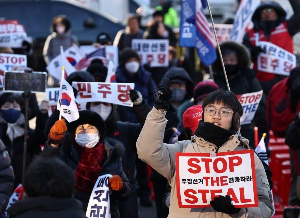 Arranca julgamento de Presidente Yoon Suk-yeol por insurreição na Coreia do Sul