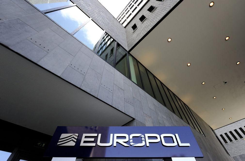 Europol alerta para aumento de grupos dedicados a radicalizar menores