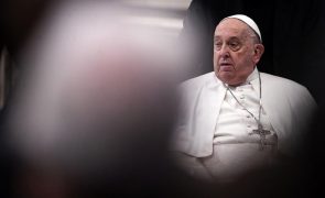 Vaticano diz que Francisco passou a noite de forma tranquila