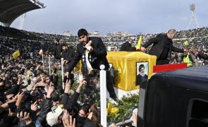 Aviões israelitas sobrevoam Beirute durante funeral de ex-líderes do Hezbollah