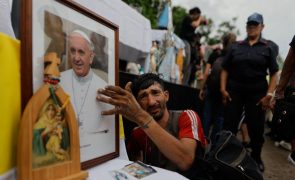 Argentinos acreditam na recuperação do Papa mas também se preparam para o pior