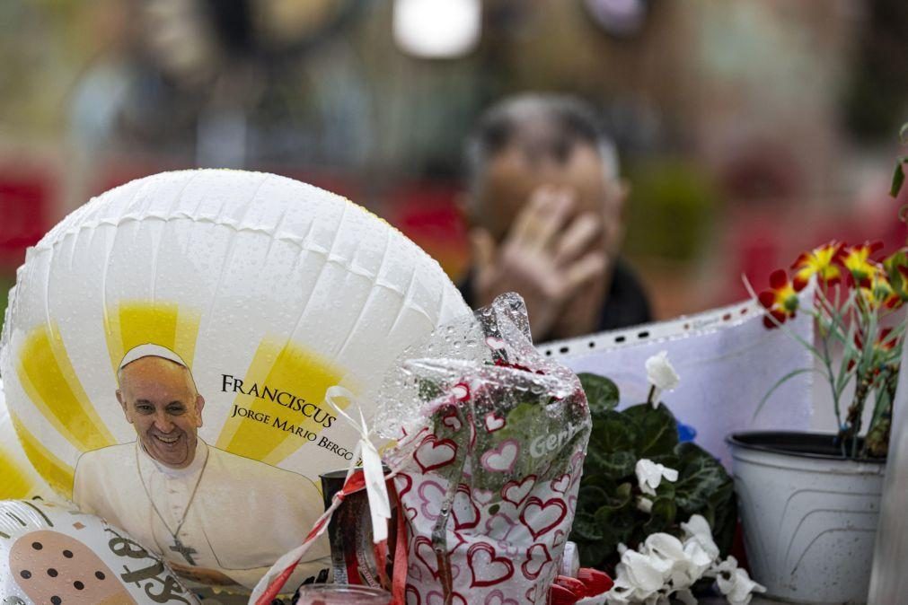 Papa autoriza canonização do 