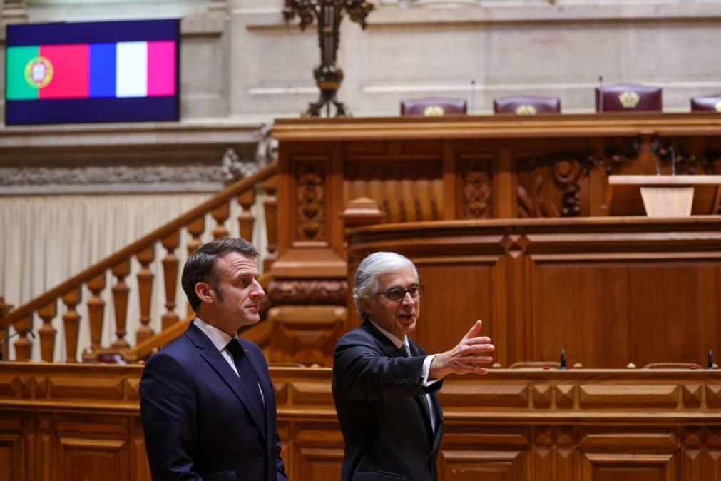 Macron esteve uma hora no parlamento português e destacou amizade entre os dois países