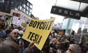 Protesto anti-Elon Musk marcado para stand da Tesla em Lisboa em 09 de março