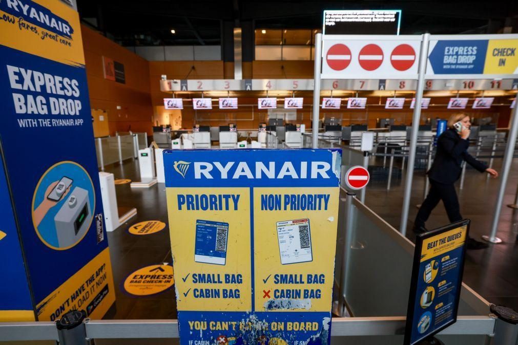 Ryanair adia para novembro fim do cartão de embarque em papel