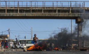 Acordo político em Moçambique prevê indultos a condenados dos protestos pós-eleitorais