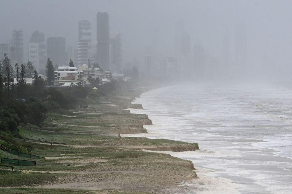 Tempestade Alfred deixa quase 330.000 casas sem eletricidade na Austrália