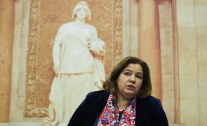 Alexandra Leitão anuncia à bancada que PS vota contra moção de confiança