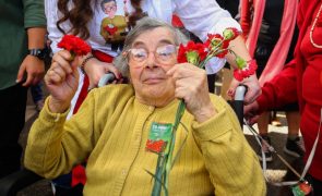 Encontro Hispanoluso de Poesia homenageia Celeste Caeiro, a mulher dos cravos de Abril