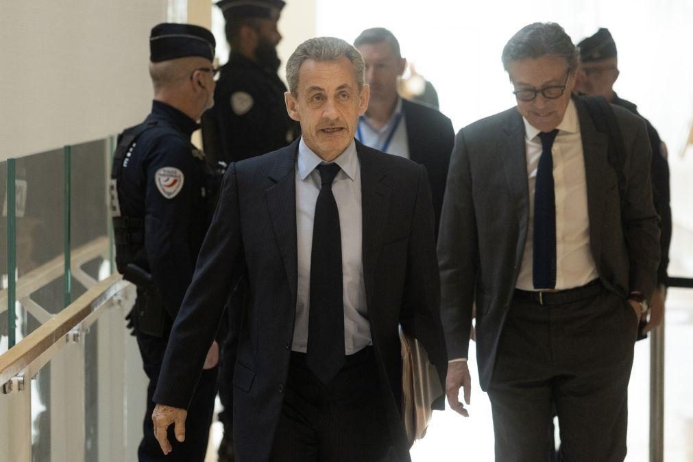 Procuradoria diz que ex-presidente francês Sarkozy comandou pacto de corrupção