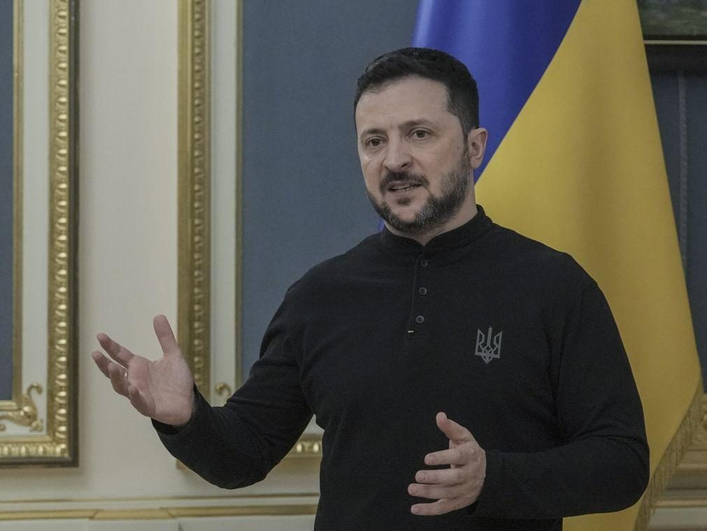 Zelensky acusa Rússia de
