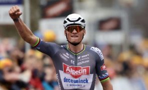 Mathieu van der Poel repete triunfo na E3 Saxo Classic com nova exibição a solo