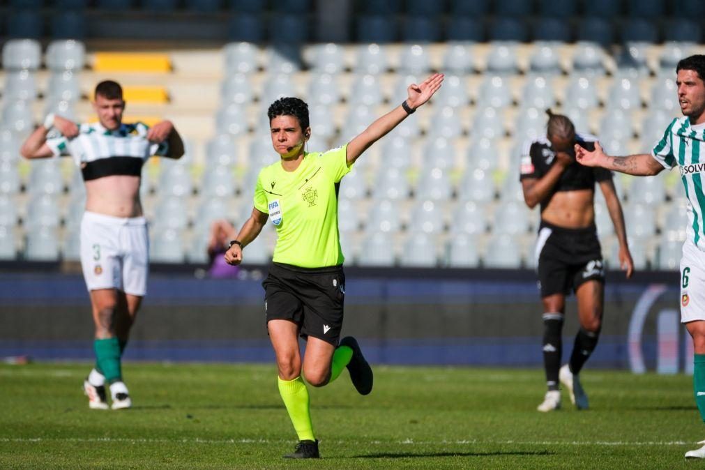 Adeptos aplaudem primeira mulher a arbitrar na I Liga e pedem mais