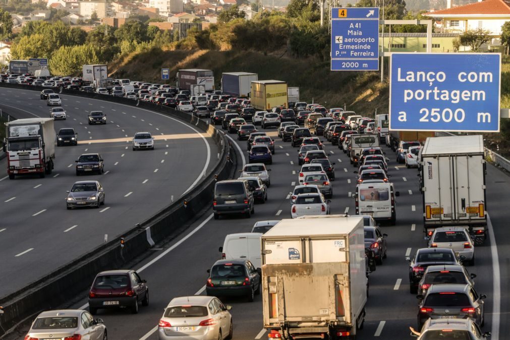 Condutores em excesso de velocidade em março mais do que duplicaram face a 2024