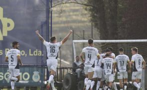 Famalicão vence na visita a Arouca em jogo com três grandes penalidades