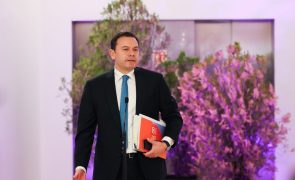 Debates para as legislativas arrancam hoje entre Montenegro e Raimundo e líderes do Chega e PAN