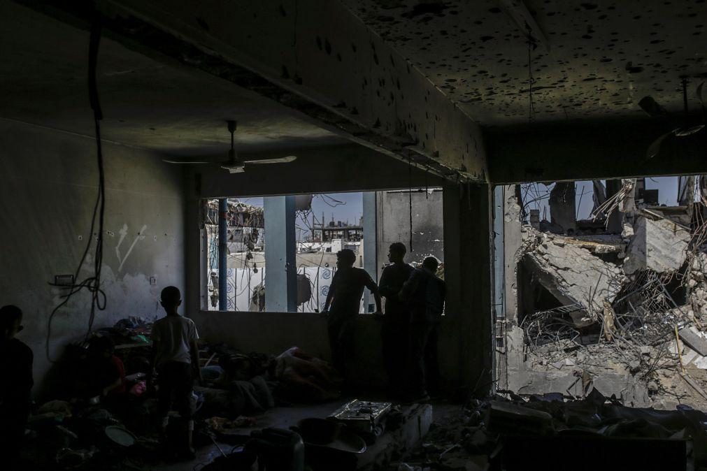 Pelo menos 17 pessoas morreram em ataques em Gaza, incluindo um jornalista