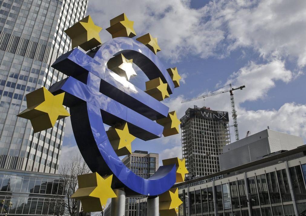 Euro sobe e ultrapassa 1,10 dólares