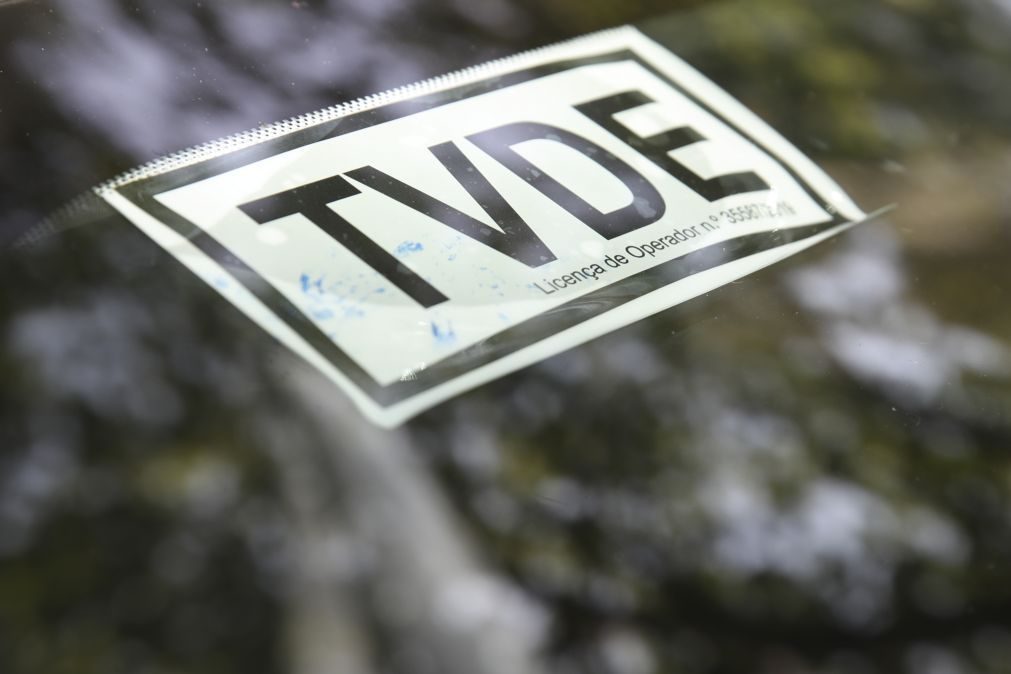 Motorista TVDE detido por suspeitas de ter agredido dois clientes no Porto