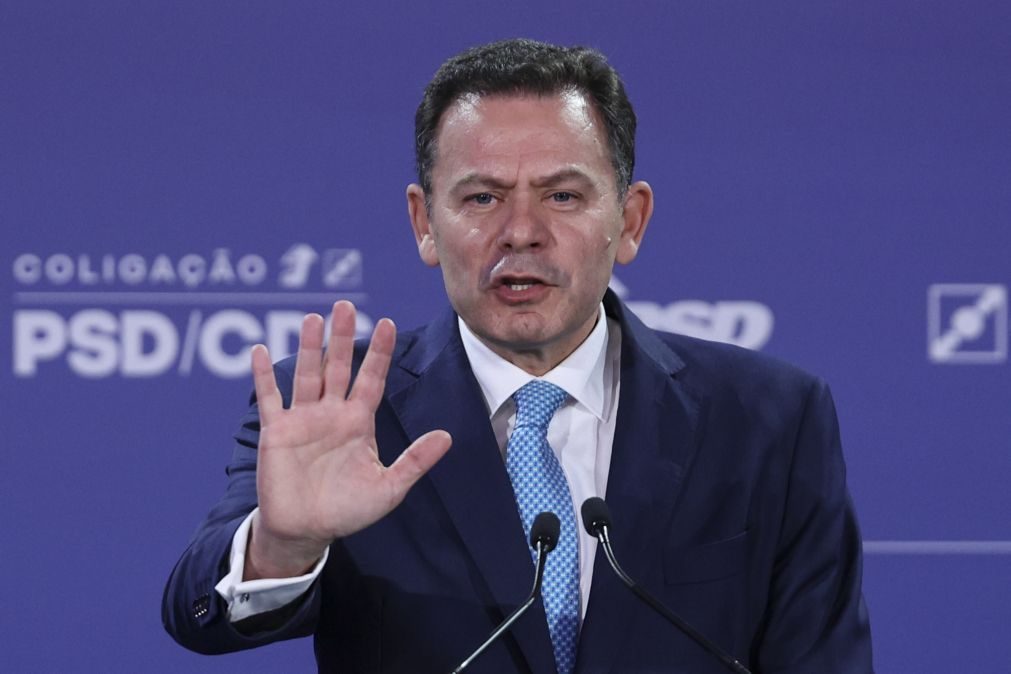 Montenegro pede comparação da sua experiência no Governo com a do líder do PS