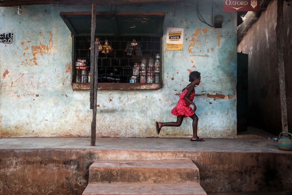 Guiné-Bissau aumenta registo civil de crianças até aos sete anos