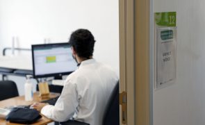 Pedidos de autodeclarações de doença aumentam, totalizando 888 mil desde 2023