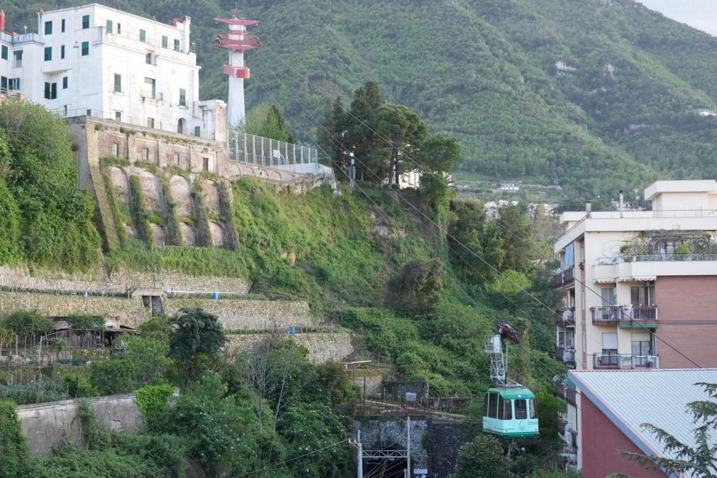 Quatro mortos e um ferido grave em desastre com teleférico em Nápoles