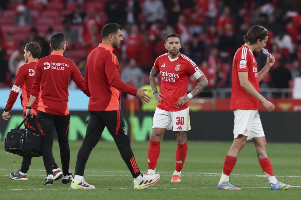 Benfica visita Guimarães pressionado pelo triunfo do Sporting