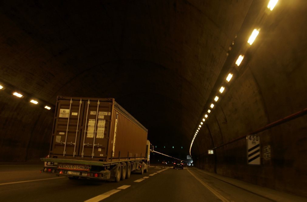 Circulação noturna no Túnel do Grilo em Lisboa condicionada entre hoje e 05 de maio