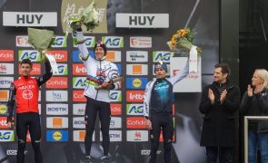 Tadej Pogacar vence La Flèche Wallonne sem concorrência