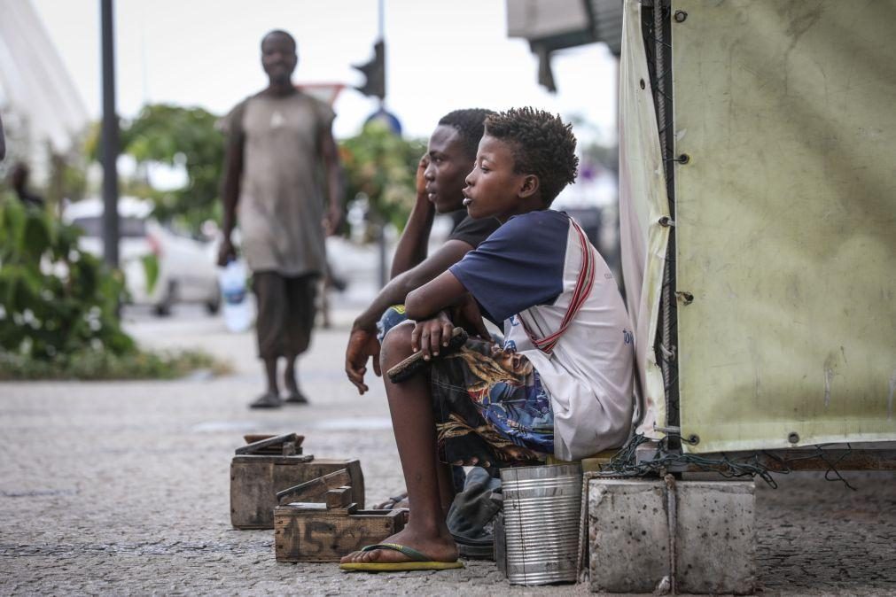 Quatro em dez crianças angolanas com menos de 5 anos sofrem desnutrição crónica