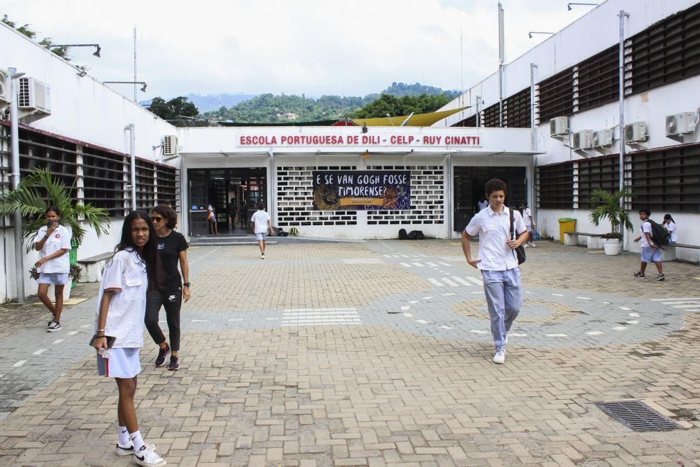 Desconvocada greve por tempo indeterminado nas Escolas Portuguesas no Estrangeiro