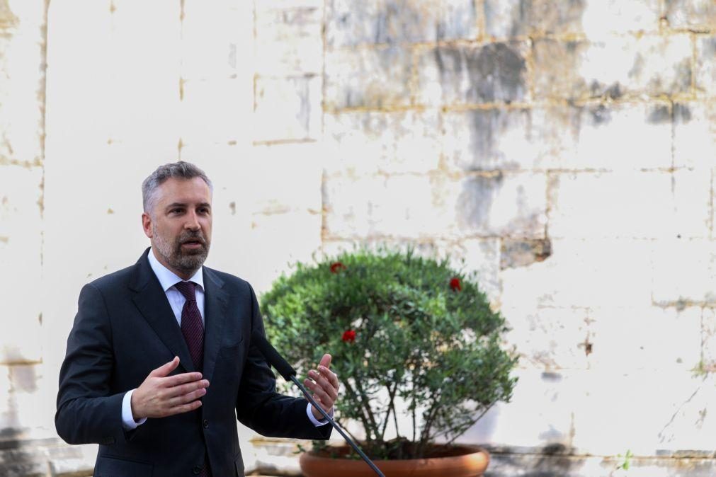Pedro Nuno Santos diz que AD usa classe média para ganhar eleições mas depois governa para minoria