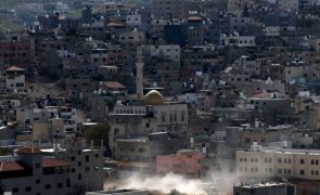 Sobe para 25 mil o número de palestinianos deslocados de campos na Cisjordânia
