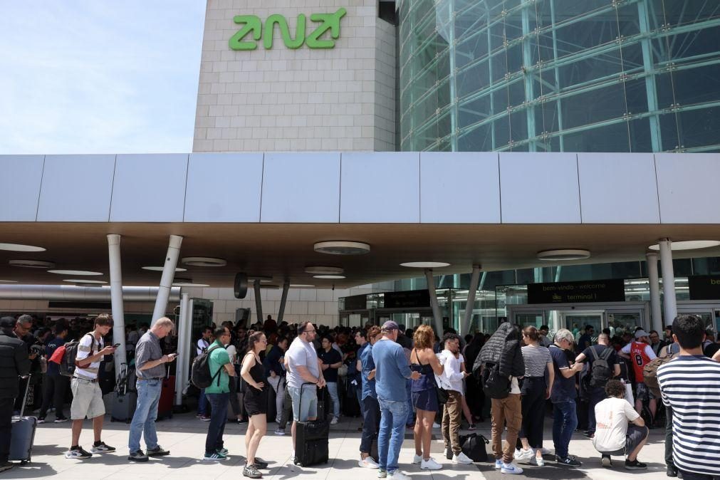 Encerramento do aeroporto de Lisboa deixa milhares na rua