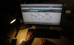 Portal das Finanças 'em baixo' e decorrem trabalhos para repor sistema
