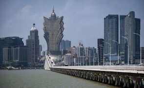 Receitas do jogo em Macau sobem 1,7% para 2,27 mil milhões de euros em abril