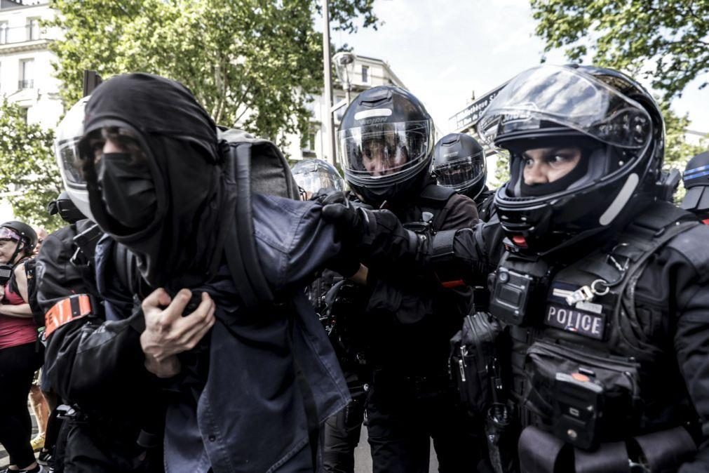 Incidentes e dezenas de detidos durante manifestações sindicais em França