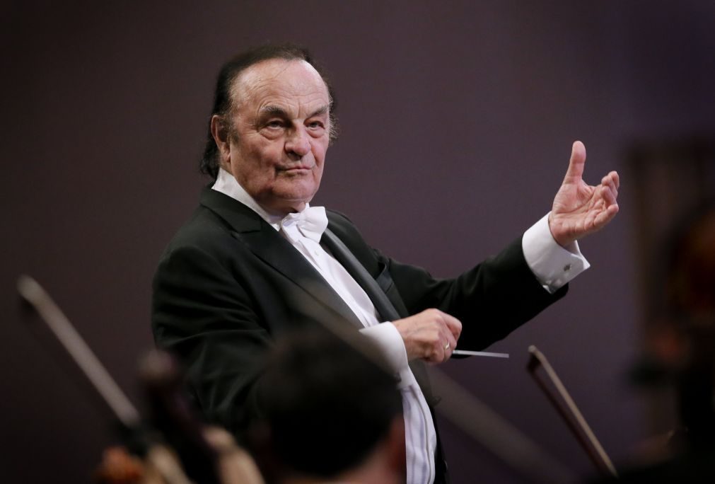 Assédio sexual: Orquestra rescinde com maestro Charles Dutoit