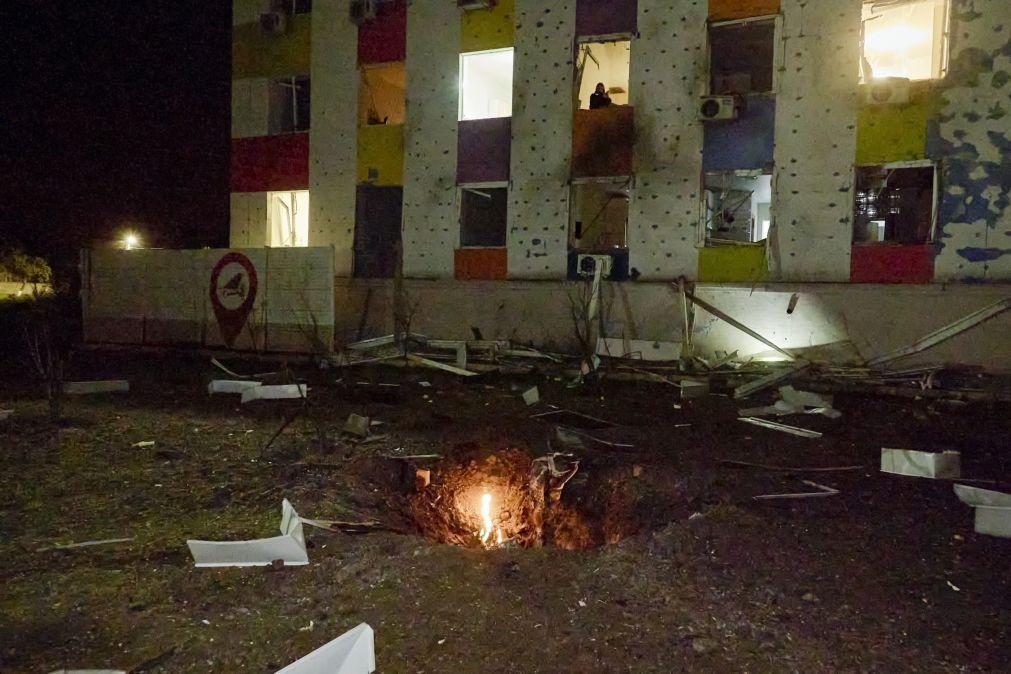 Ataque russo com 'drones' contra Kiev fere duas crianças de 14 e 17 anos