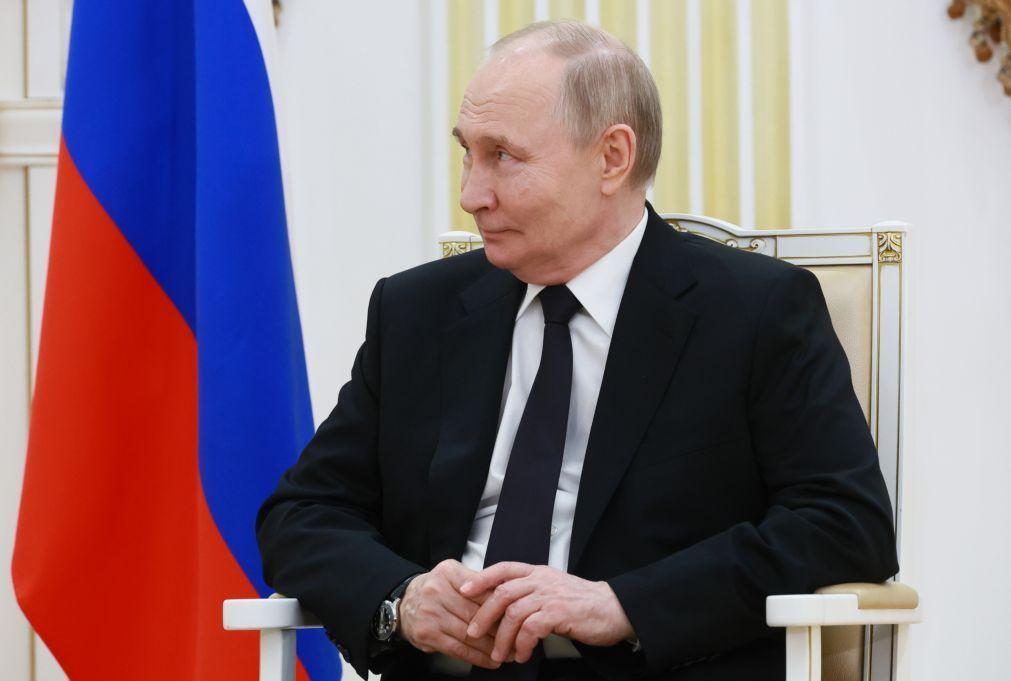 Putin diz que Rússia tem forças suficientes para vencer a guerra sem armas nucleares