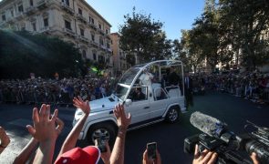 Papa Francisco doou papamóvel para servir de unidade móvel de saúde para crianças de Gaza