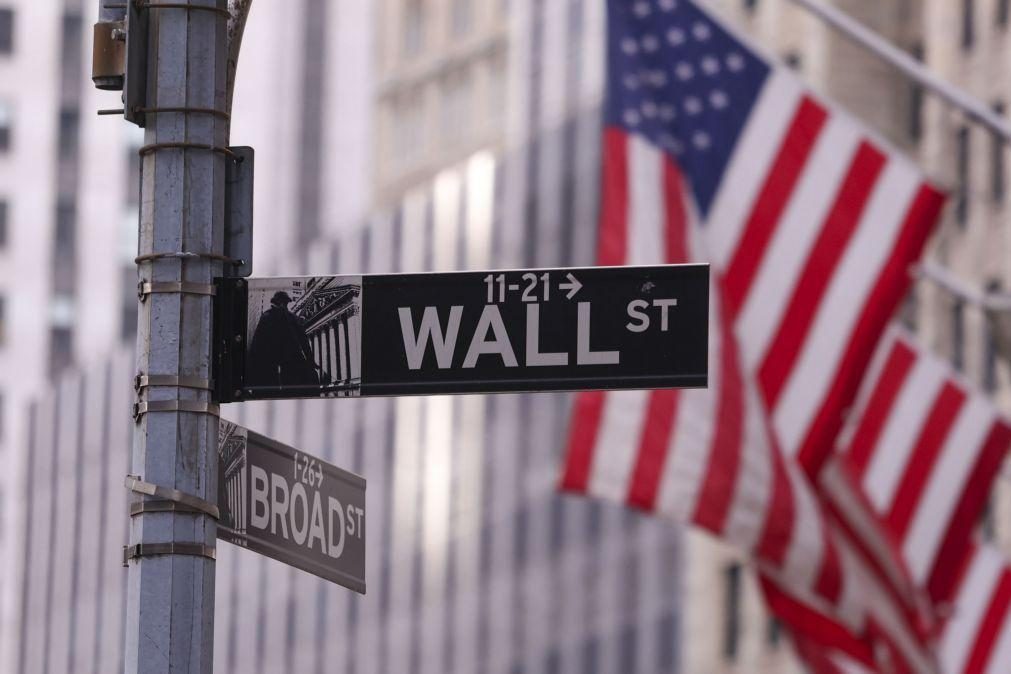 Wall Street fecha em baixa frustada com ausência de notícias na guerra comercial