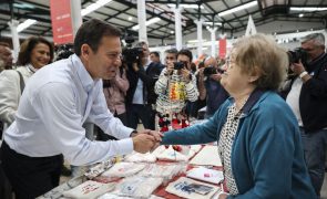 Montenegro ouve queixas de cortes de Passos nas reformas e insiste que podem confiar