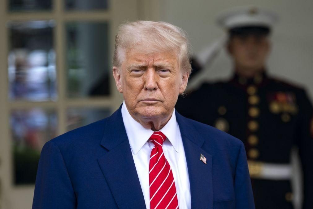 Trump pede cessar-fogo de 30 dias após conversa com Zelensky