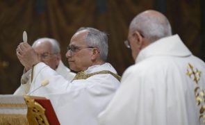 Papa Leão XIV celebra missa inaugural a 18 de maio