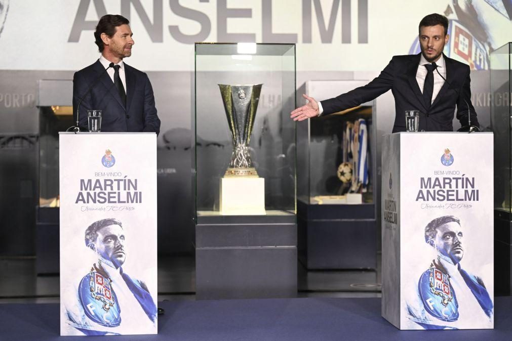 FC Porto paga 3,1 MEuro ao Cruz Azul pela contratação do treinador Martín Anselmi