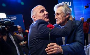 Jerónimo diz que PCP fez mais do que a sua parte para diálogo à esquerda